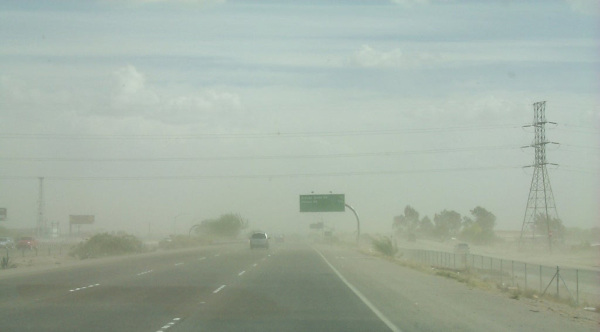 Photograph of a dusty day on the freeway in Tucson, Arizona