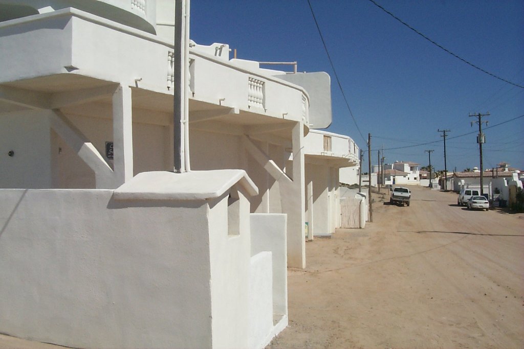 Las conchas -- road in las conchas-front of house