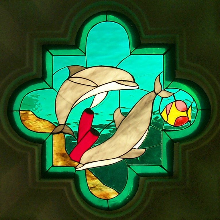 Las conchas -- stained glass window