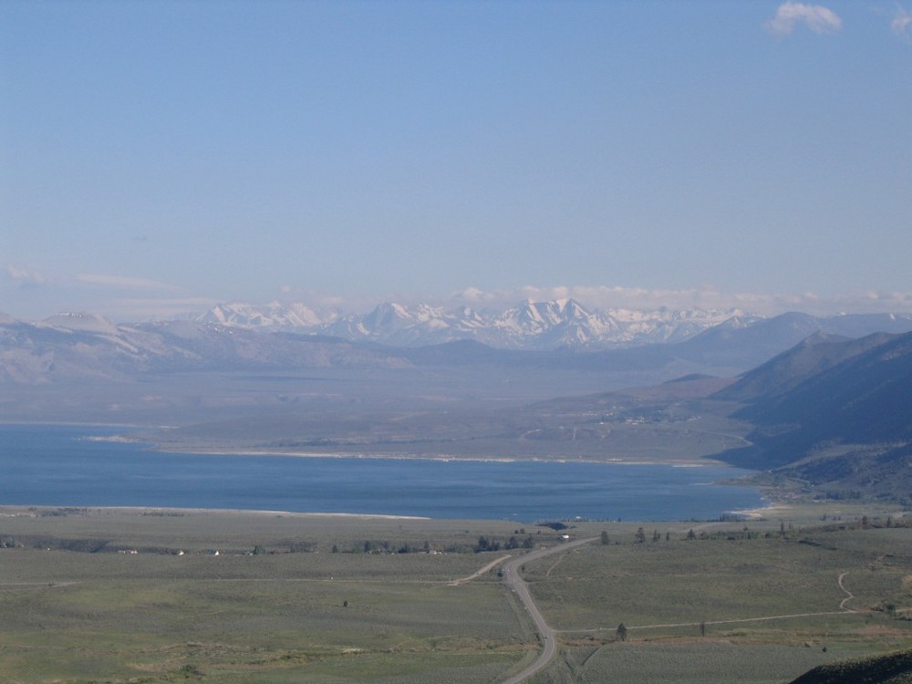 Mono lake -- from overlook on route 395